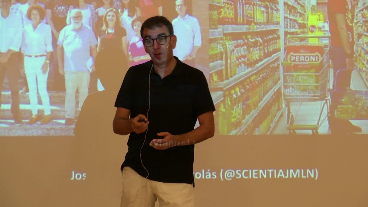 Conferencia 'Científico en el laboratorio de día... espía en el supermercado de noche'